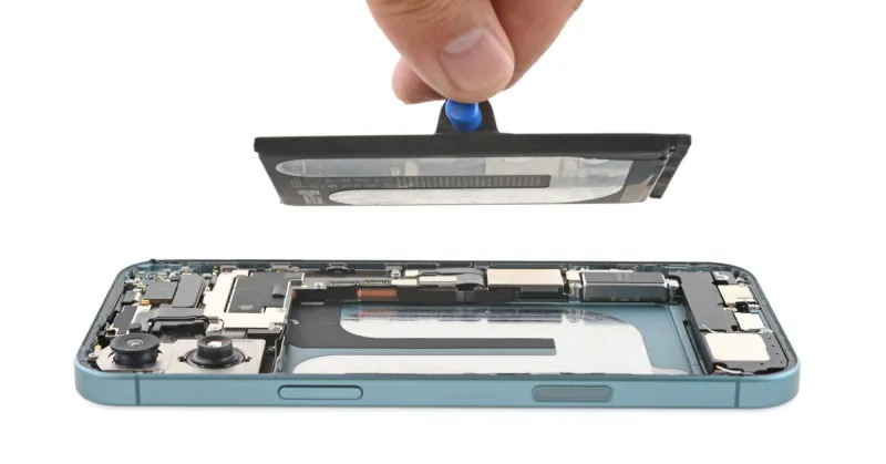 iPhone 16’s Electrically-Charged Battery Replacement Process