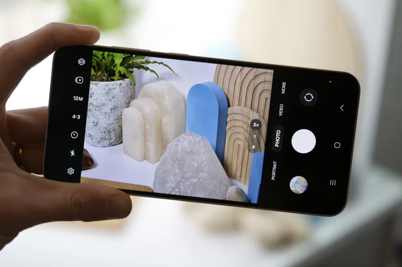 Samsung's Redesigned Camera App Enhances Your Photography Skills